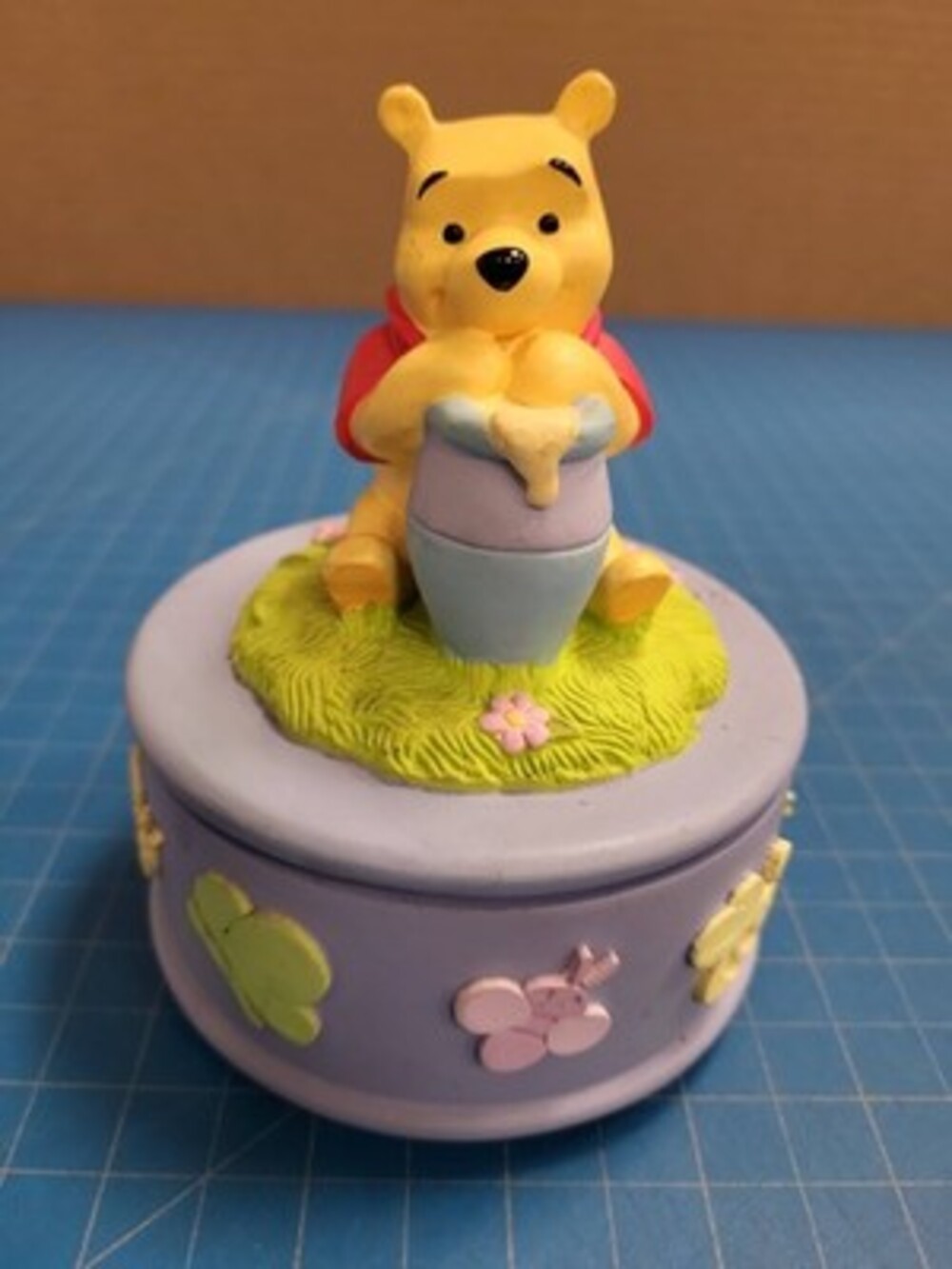 Kreisler Disney Winnie Pooh Music Box Figurine Honey Pot Decor WJB-6001